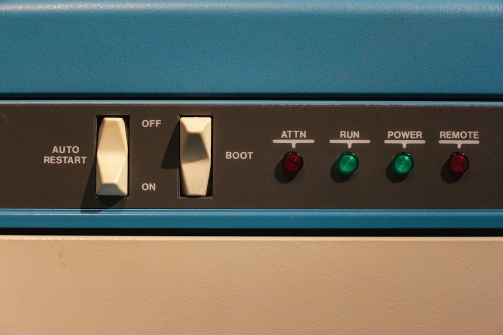 100 Amp vs 200 Amp Service: Which Do You Need? team serving Otis